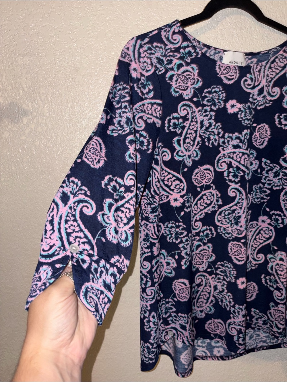 NWOT Andree By Unit “The Lilly Paisley Blouse” Navy💙 w/Bright Blue🩵&Pink🩷 Small - Picture 4 of 8